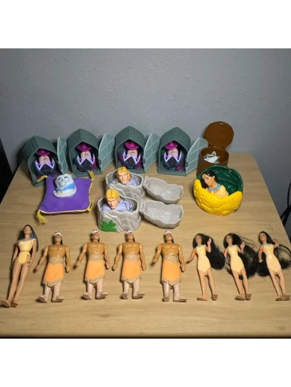 Pocahontas Toys Action Figures Disney Figures Lot of 17 Total Piece Vintage Good